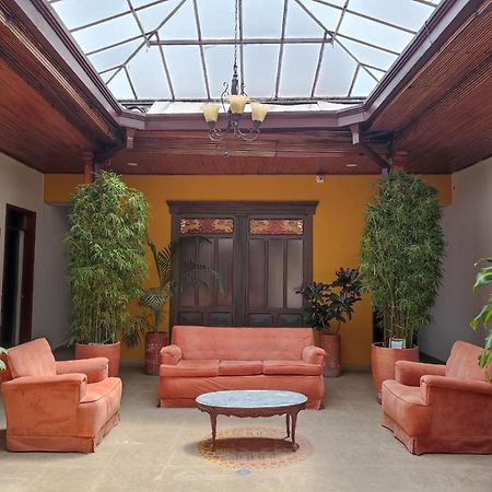 דויטאמה Hotel Plaza Mayor מראה חיצוני תמונה
