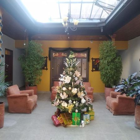 דויטאמה Hotel Plaza Mayor מראה חיצוני תמונה