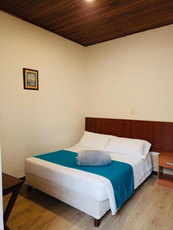 דויטאמה Hotel Plaza Mayor חדר תמונה