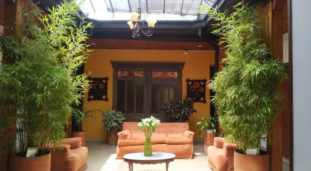 דויטאמה Hotel Plaza Mayor מראה חיצוני תמונה